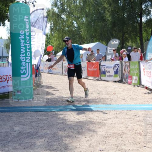 07.09.2025 - 19. Norderstedt Triathlon Zöllner http://msf.ph/oto/8790873 07.09.2025 14:10:06 Ziel 1352 meine-sportfotos.de