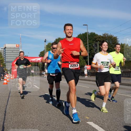 07.09.2025 - BARMER Alsterlauf Yannick Fuchs http://msf.ph/oto/8790913 07.09.2025 09:41:22 Laufen 356, 2253, 4330, 2383 meine-sportfotos.de