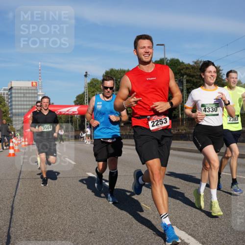 07.09.2025 - BARMER Alsterlauf Yannick Fuchs http://msf.ph/oto/8790915 07.09.2025 09:41:22 Laufen 3501, 2253, 4330, 2383 meine-sportfotos.de