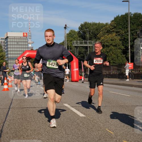07.09.2025 - BARMER Alsterlauf Yannick Fuchs http://msf.ph/oto/8790928 07.09.2025 09:43:24 Laufen 4573, 6107, 6162, 5425, 2900, 2683 meine-sportfotos.de