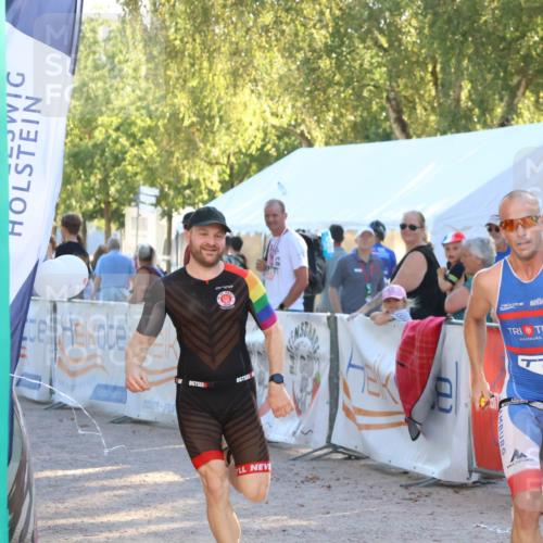 07.09.2025 - 19. Norderstedt Triathlon Zöllner http://msf.ph/oto/8790929 07.09.2025 16:29:53 Ziel 496, 544, 1593 meine-sportfotos.de