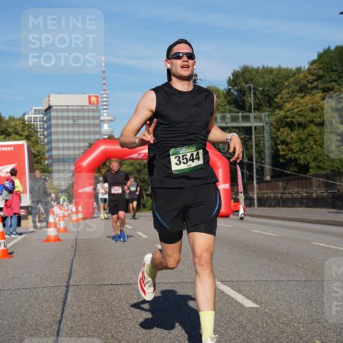 07.09.2025 - BARMER Alsterlauf Yannick Fuchs http://msf.ph/oto/8790938 07.09.2025 09:41:23 Laufen 3544 meine-sportfotos.de