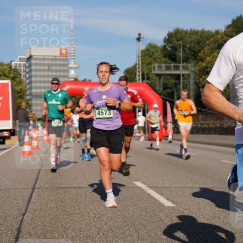 07.09.2025 - BARMER Alsterlauf Yannick Fuchs http://msf.ph/oto/8790976 07.09.2025 09:43:27 Laufen 5028, 4573, 136, 5899 meine-sportfotos.de