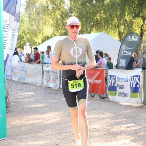 07.09.2025 - 19. Norderstedt Triathlon Zöllner http://msf.ph/oto/8790988 07.09.2025 16:30:14 Ziel 519, 552, 1504, 1510 meine-sportfotos.de