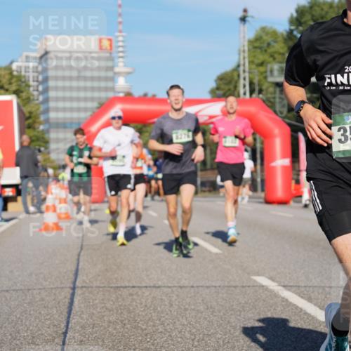07.09.2025 - BARMER Alsterlauf Yannick Fuchs http://msf.ph/oto/8791013 07.09.2025 09:41:30 Laufen 8276, 2022, 76, 1, 9, 90, 21, 1, 1036, 3587 meine-sportfotos.de