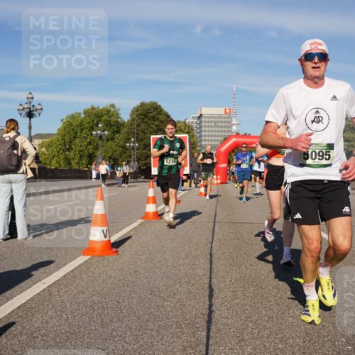 07.09.2025 - BARMER Alsterlauf Yannick Fuchs http://msf.ph/oto/8791078 07.09.2025 09:41:33 Laufen 5219, 5095 meine-sportfotos.de