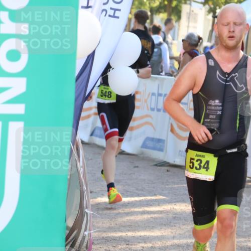 07.09.2025 - 19. Norderstedt Triathlon Zöllner http://msf.ph/oto/8791096 07.09.2025 16:30:57 Ziel 534, 548, 1439, 1572 meine-sportfotos.de