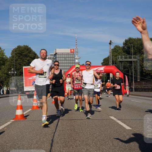 07.09.2025 - BARMER Alsterlauf Yannick Fuchs http://msf.ph/oto/8791104 07.09.2025 09:43:33 Laufen 3, 4936, 4 meine-sportfotos.de