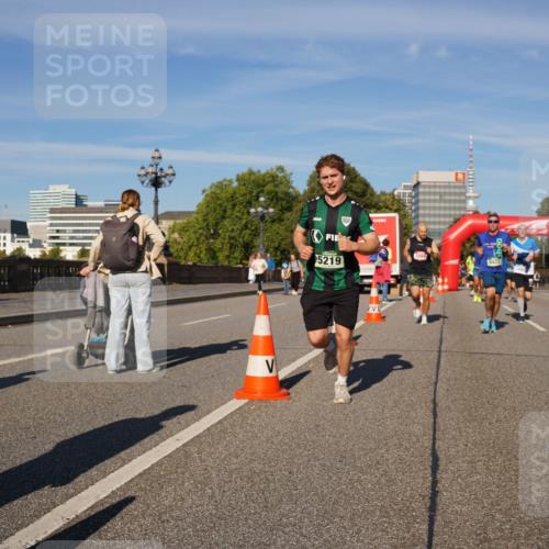 07.09.2025 - BARMER Alsterlauf Yannick Fuchs http://msf.ph/oto/8791114 07.09.2025 09:41:34 Laufen 5219 meine-sportfotos.de