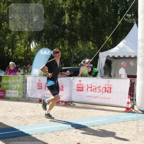 07.09.2025 - 19. Norderstedt Triathlon Zöllner http://msf.ph/oto/8791120 07.09.2025 15:42:30 Ziel 877, 1026 meine-sportfotos.de