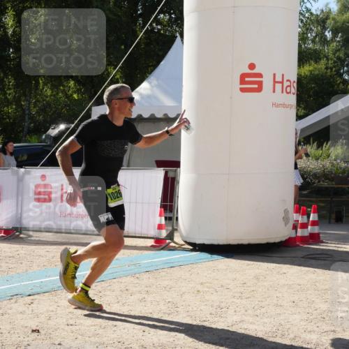 07.09.2025 - 19. Norderstedt Triathlon Zöllner http://msf.ph/oto/8791136 07.09.2025 15:42:34 Ziel 877, 1026 meine-sportfotos.de