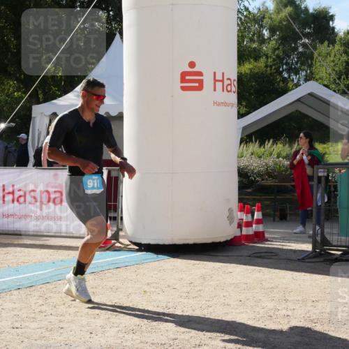 07.09.2025 - 19. Norderstedt Triathlon Zöllner http://msf.ph/oto/8791169 07.09.2025 15:43:10 Ziel 911 meine-sportfotos.de