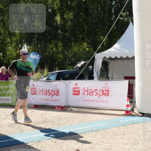 07.09.2025 - 19. Norderstedt Triathlon Zöllner http://msf.ph/oto/8791184 07.09.2025 15:44:11 Ziel 1034 meine-sportfotos.de