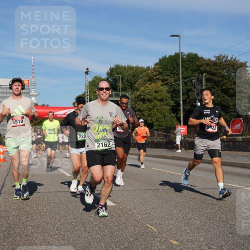 07.09.2025 - BARMER Alsterlauf Yannick Fuchs http://msf.ph/oto/8791194 07.09.2025 09:43:38 Laufen 3510, 3835, 220, 2162, 28, 2922 meine-sportfotos.de