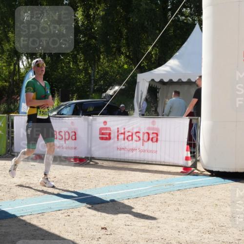 07.09.2025 - 19. Norderstedt Triathlon Zöllner http://msf.ph/oto/8791215 07.09.2025 15:45:19 Ziel  meine-sportfotos.de