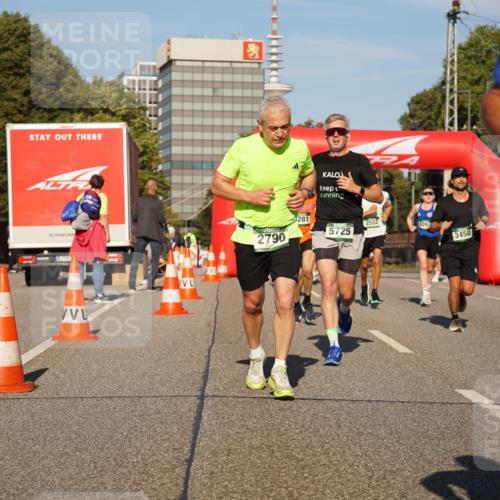 07.09.2025 - BARMER Alsterlauf Yannick Fuchs http://msf.ph/oto/8791250 07.09.2025 09:41:40 Laufen 2790, 281, 5725, 2552, 3450 meine-sportfotos.de