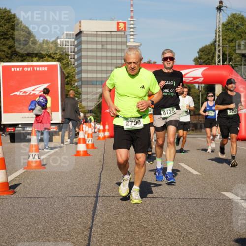 07.09.2025 - BARMER Alsterlauf Yannick Fuchs http://msf.ph/oto/8791260 07.09.2025 09:41:40 Laufen 2790, 81, 5725, 552, 3291, 3450 meine-sportfotos.de