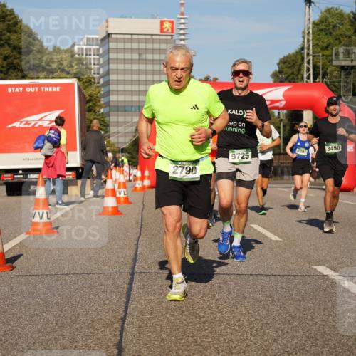 07.09.2025 - BARMER Alsterlauf Yannick Fuchs http://msf.ph/oto/8791274 07.09.2025 09:41:40 Laufen 2790, 5725, 8291, 3450 meine-sportfotos.de