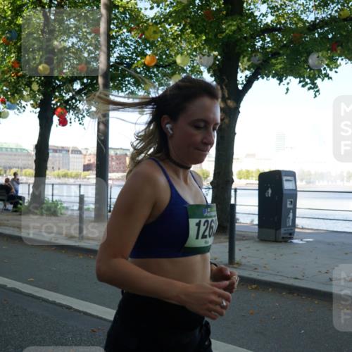 07.09.2025 - BARMER Alsterlauf Yannick Fuchs http://msf.ph/oto/8791299 07.09.2025 11:38:25 Laufen 126 meine-sportfotos.de