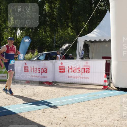 07.09.2025 - 19. Norderstedt Triathlon Zöllner http://msf.ph/oto/8791306 07.09.2025 15:47:10 Ziel 908, 1502 meine-sportfotos.de