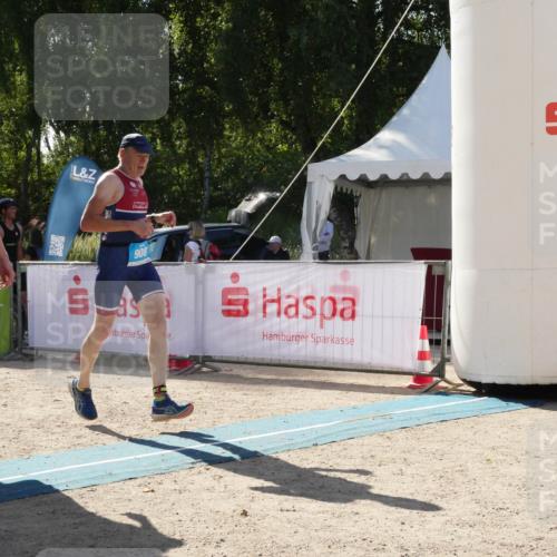 07.09.2025 - 19. Norderstedt Triathlon Zöllner http://msf.ph/oto/8791309 07.09.2025 15:47:11 Ziel 908, 1502 meine-sportfotos.de