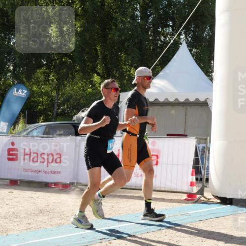 07.09.2025 - 19. Norderstedt Triathlon Zöllner http://msf.ph/oto/8791337 07.09.2025 15:47:52 Ziel 1000, 1462 meine-sportfotos.de