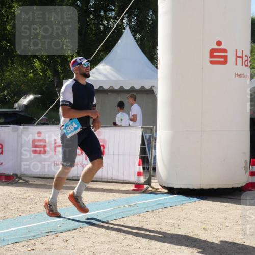 07.09.2025 - 19. Norderstedt Triathlon Zöllner http://msf.ph/oto/8791353 07.09.2025 15:47:59 Ziel 364, 960 meine-sportfotos.de
