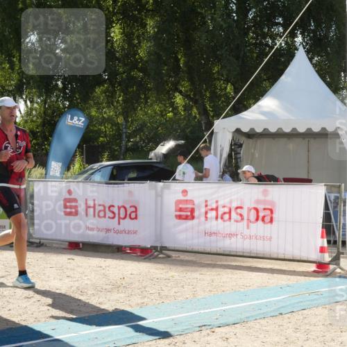 07.09.2025 - 19. Norderstedt Triathlon Zöllner http://msf.ph/oto/8791361 07.09.2025 15:48:02 Ziel 364, 960 meine-sportfotos.de