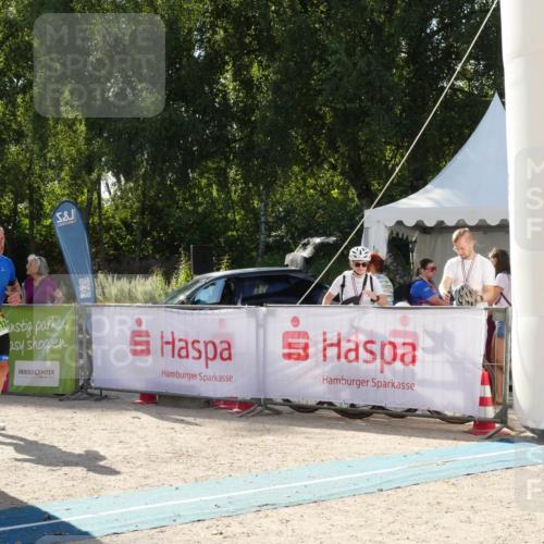 07.09.2025 - 19. Norderstedt Triathlon Zöllner http://msf.ph/oto/8791393 07.09.2025 15:49:30 Ziel 1012 meine-sportfotos.de