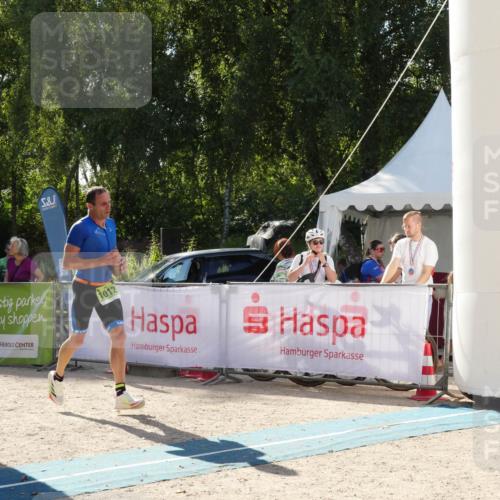07.09.2025 - 19. Norderstedt Triathlon Zöllner http://msf.ph/oto/8791398 07.09.2025 15:49:31 Ziel 1012 meine-sportfotos.de