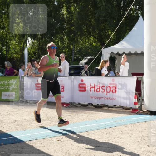 07.09.2025 - 19. Norderstedt Triathlon Zöllner http://msf.ph/oto/8791423 07.09.2025 15:50:02 Ziel 1005 meine-sportfotos.de