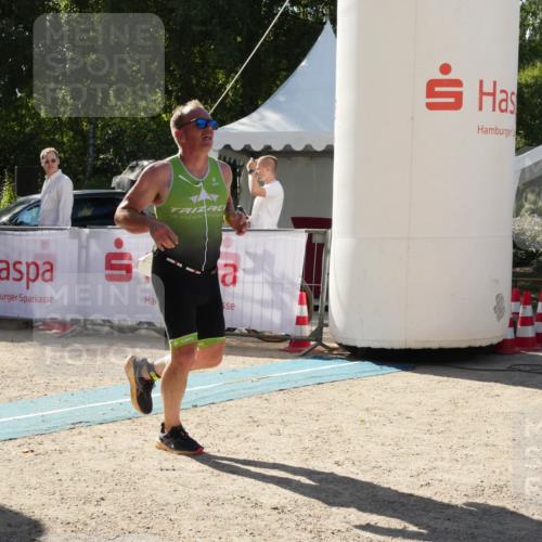 07.09.2025 - 19. Norderstedt Triathlon Zöllner http://msf.ph/oto/8791426 07.09.2025 15:50:03 Ziel 1005 meine-sportfotos.de