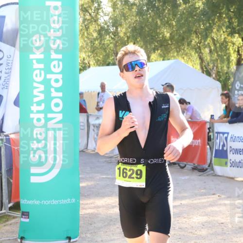 07.09.2025 - 19. Norderstedt Triathlon Zöllner http://msf.ph/oto/8791446 07.09.2025 16:32:16 Ziel 493, 1629 meine-sportfotos.de