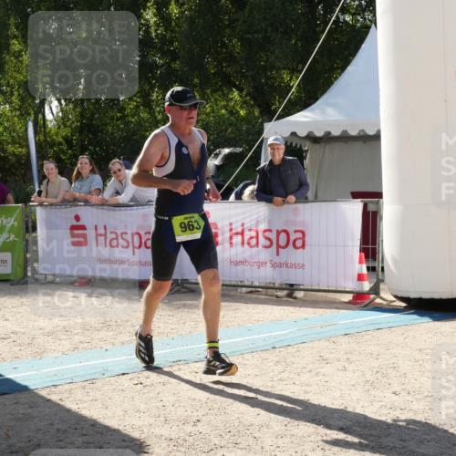 07.09.2025 - 19. Norderstedt Triathlon Zöllner http://msf.ph/oto/8791449 07.09.2025 15:51:53 Ziel 963 meine-sportfotos.de