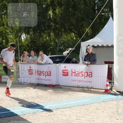 07.09.2025 - 19. Norderstedt Triathlon Zöllner http://msf.ph/oto/8791454 07.09.2025 15:52:15 Ziel 1501 meine-sportfotos.de
