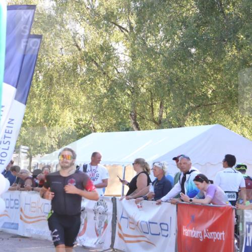 07.09.2025 - 19. Norderstedt Triathlon Zöllner http://msf.ph/oto/8791455 07.09.2025 16:32:18 Ziel 493, 1629 meine-sportfotos.de