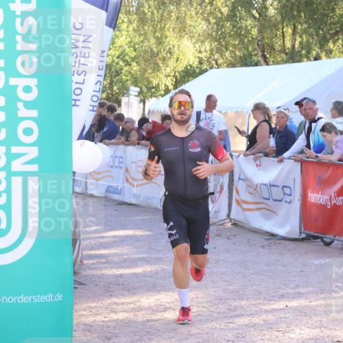 07.09.2025 - 19. Norderstedt Triathlon Zöllner http://msf.ph/oto/8791471 07.09.2025 16:32:19 Ziel 493, 1629 meine-sportfotos.de