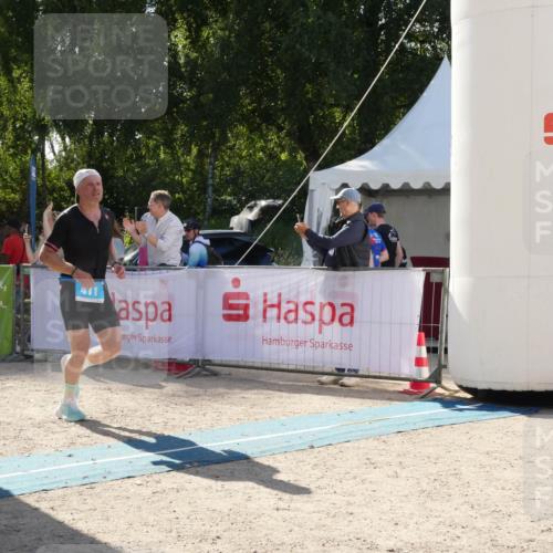 07.09.2025 - 19. Norderstedt Triathlon Zöllner http://msf.ph/oto/8791473 07.09.2025 15:53:00 Ziel 411, 1478 meine-sportfotos.de