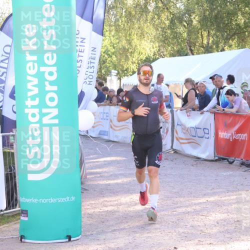 07.09.2025 - 19. Norderstedt Triathlon Zöllner http://msf.ph/oto/8791475 07.09.2025 16:32:19 Ziel 493, 1629 meine-sportfotos.de