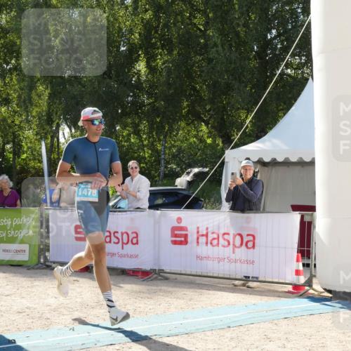 07.09.2025 - 19. Norderstedt Triathlon Zöllner http://msf.ph/oto/8791487 07.09.2025 15:53:04 Ziel 411, 1478 meine-sportfotos.de