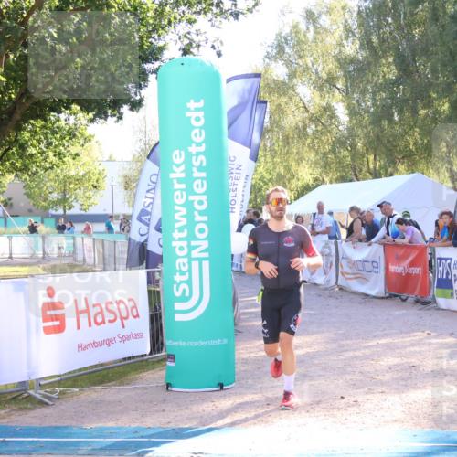 07.09.2025 - 19. Norderstedt Triathlon Zöllner http://msf.ph/oto/8791488 07.09.2025 16:32:20 Ziel 493, 1629 meine-sportfotos.de