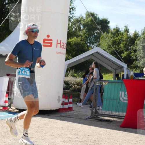 07.09.2025 - 19. Norderstedt Triathlon Zöllner http://msf.ph/oto/8791498 07.09.2025 15:53:05 Ziel 411, 1478 meine-sportfotos.de