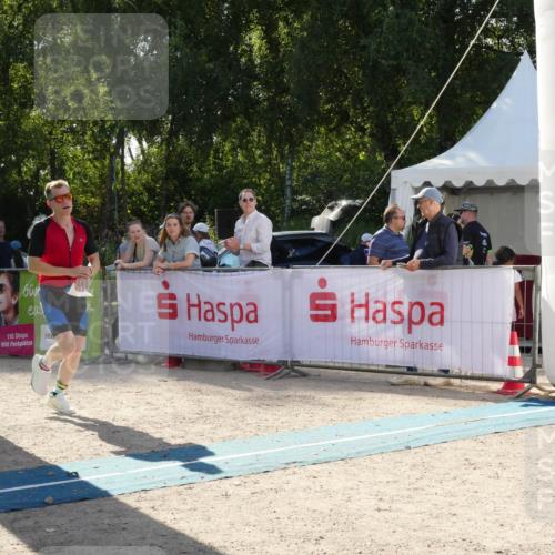 07.09.2025 - 19. Norderstedt Triathlon Zöllner http://msf.ph/oto/8791501 07.09.2025 15:53:59 Ziel 374 meine-sportfotos.de