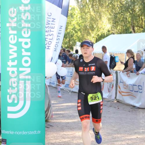07.09.2025 - 19. Norderstedt Triathlon Zöllner http://msf.ph/oto/8791529 07.09.2025 16:32:32 Ziel 521, 1433, 1484 meine-sportfotos.de
