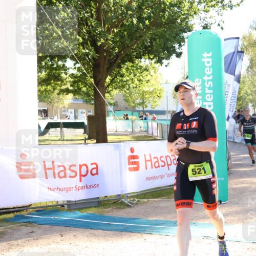 07.09.2025 - 19. Norderstedt Triathlon Zöllner http://msf.ph/oto/8791546 07.09.2025 16:32:33 Ziel 521, 1433, 1484 meine-sportfotos.de
