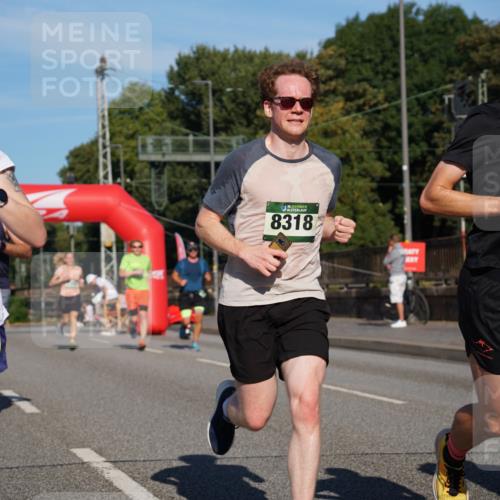 07.09.2025 - BARMER Alsterlauf Yannick Fuchs http://msf.ph/oto/8791551 07.09.2025 09:43:55 Laufen 1983, 36, 8318, 36, 2025, 36, 455 meine-sportfotos.de
