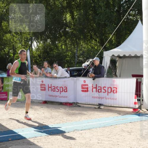 07.09.2025 - 19. Norderstedt Triathlon Zöllner http://msf.ph/oto/8791561 07.09.2025 15:56:11 Ziel 417 meine-sportfotos.de