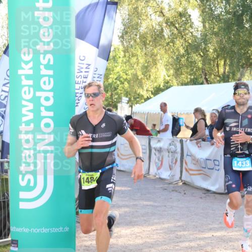 07.09.2025 - 19. Norderstedt Triathlon Zöllner http://msf.ph/oto/8791567 07.09.2025 16:32:35 Ziel 490, 521, 1433, 1484 meine-sportfotos.de