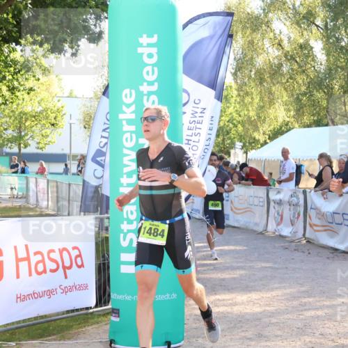 07.09.2025 - 19. Norderstedt Triathlon Zöllner http://msf.ph/oto/8791571 07.09.2025 16:32:36 Ziel 490, 521, 1433, 1484 meine-sportfotos.de