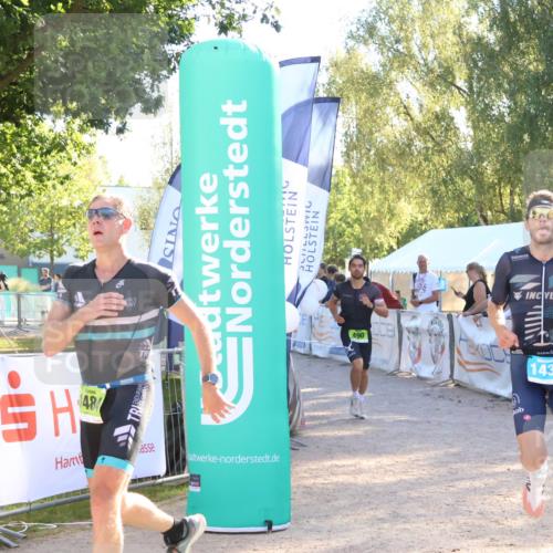 07.09.2025 - 19. Norderstedt Triathlon Zöllner http://msf.ph/oto/8791575 07.09.2025 16:32:36 Ziel 490, 521, 1433, 1484 meine-sportfotos.de
